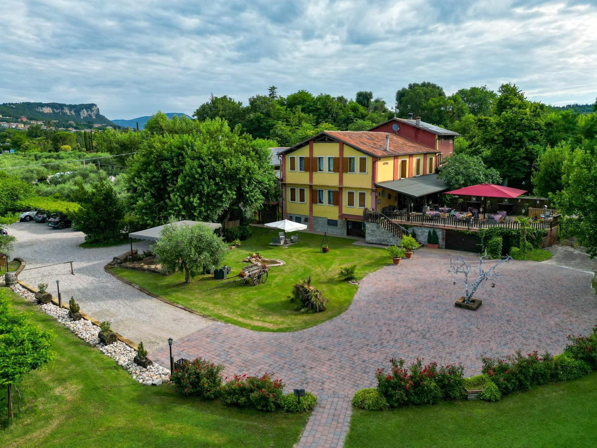 New Agriturismo Ca Persiane Cavaion Veronese Bagian luar foto